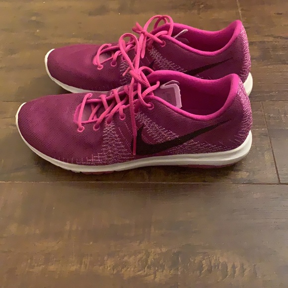 Nike Fury Sneakers - Picture 3 of 6